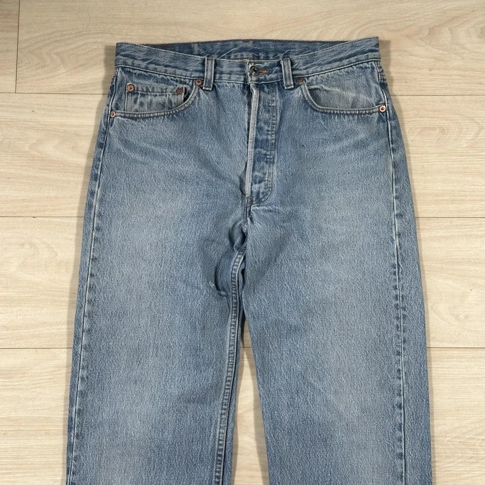Vintage Levi's 501 Jeans Size 31x31 Light Wash Straight Leg 90s USA Made Button